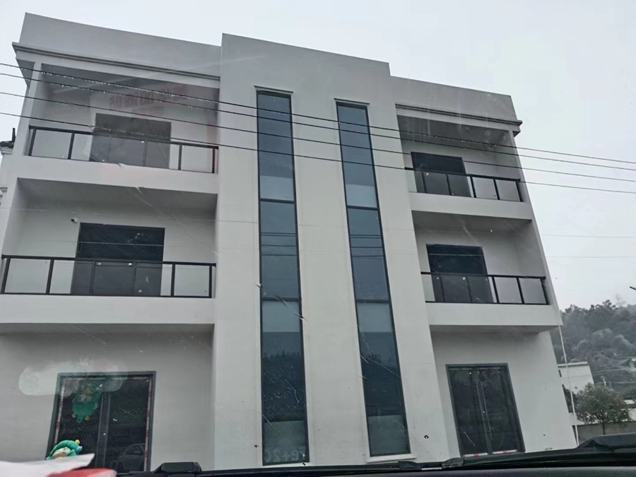 輕鋼別墅的窗戶用什么規格的好？